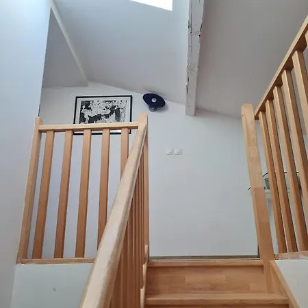 Duplex Centre160m2 Climatisation 3 Avec Parking Daire *