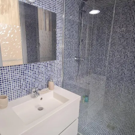 Duplex Centre160m2 Climatisation 3 Avec Parking * Nîmes